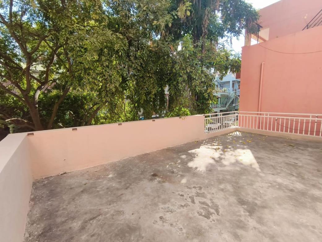 Homestayz Crown Бенґалуру Номер фото